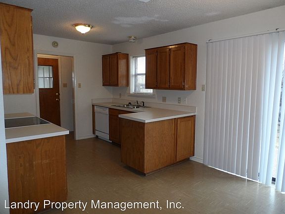3rd image of 1502 Karen Ct Unit B