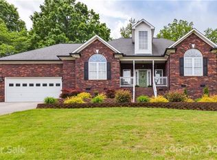 8856 North Dr, Mount Pleasant, NC 28124