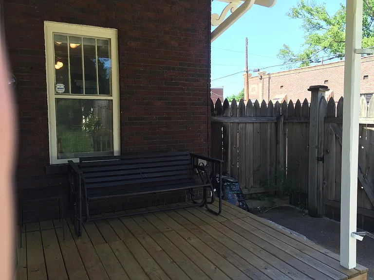 628 Fatherland St — Photo 9