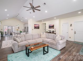 1310 Western Hills Ln, Vale, NC 28168