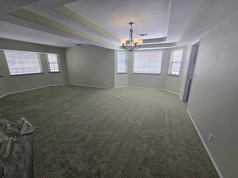 136 W Cielo Ave — Photo 2