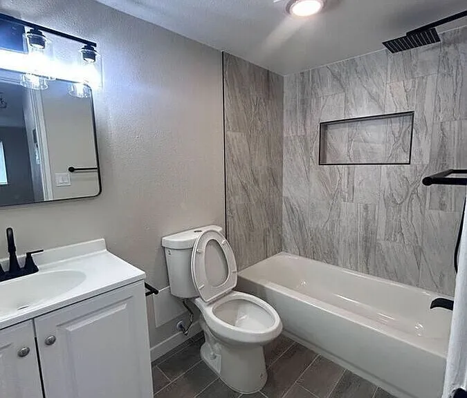 551 S Fairfax Street — Photo 17