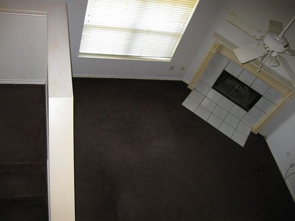 3rd image of 807 Astaire Ave