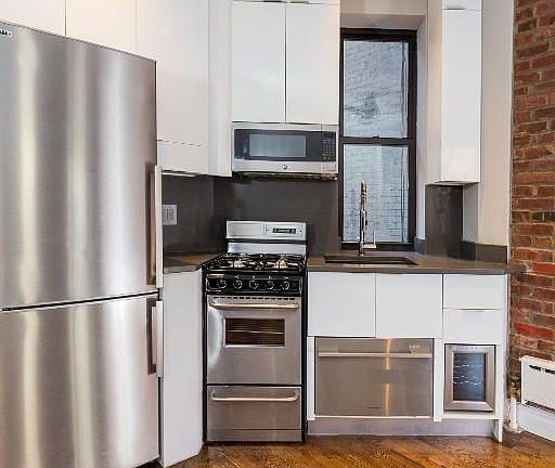 2nd image of 248 Mott St APT 19