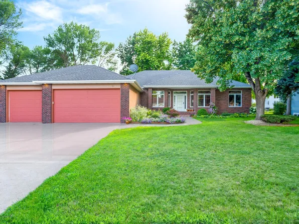 4404 Oakcreek Dr S, Fargo, ND 58104