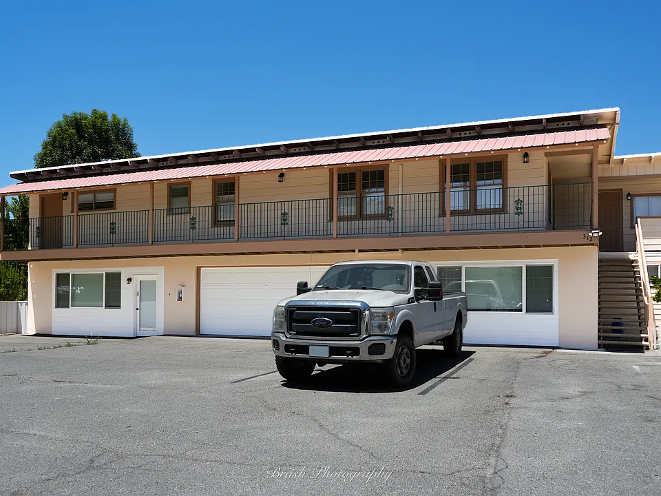 312 E Matilija St