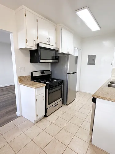 9128 National Blvd Photo 1
