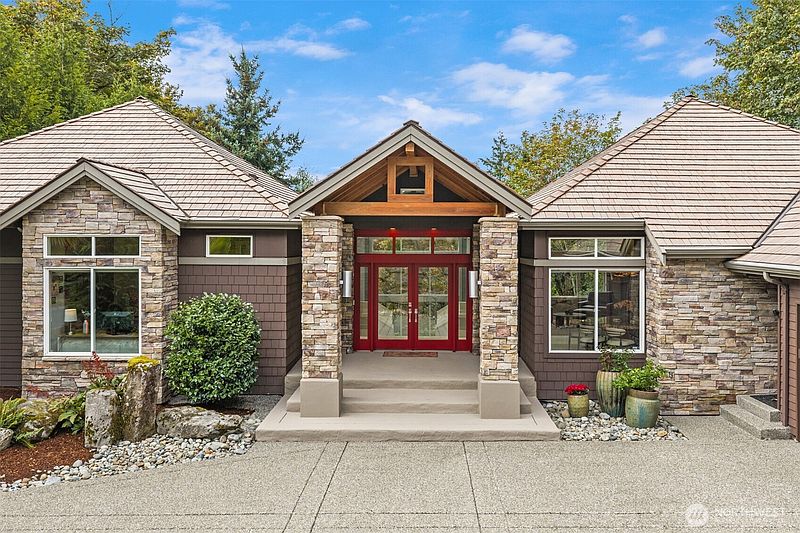 2nd image of 6560 156th Avenue SE