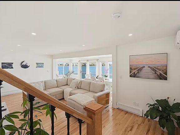 3rd image of 57 Edgewater Rd