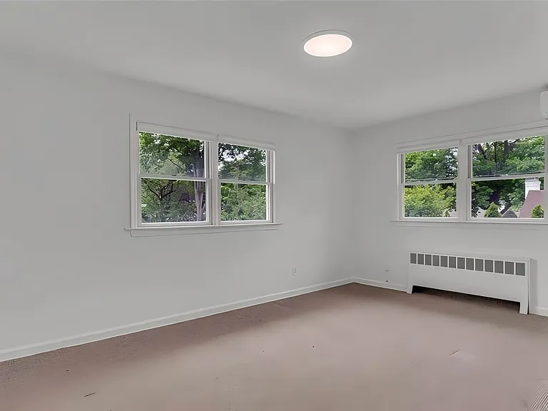 136 Lee Rd — Photo 19