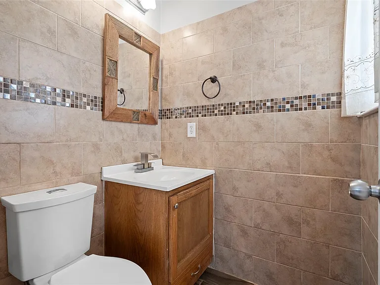 907 Northbend Dr — Photo 11