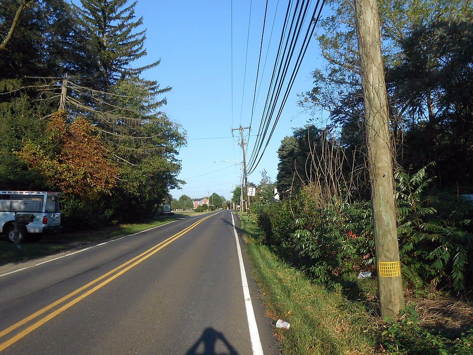 2nd image of 1200 Newport Rd