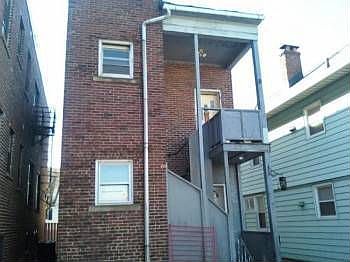 2nd image of 968-972 Byron Ave