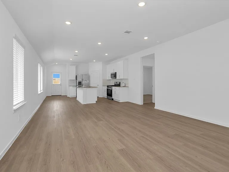 3518 Grassland Dr — Photo 6