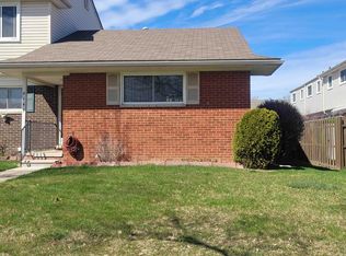 8147 Busko St, Warren, MI 48093