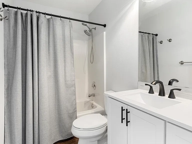 Downstairs full bathroom