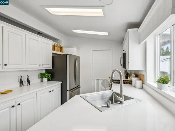 115 Cabana Dr #115, Napa, CA 94558