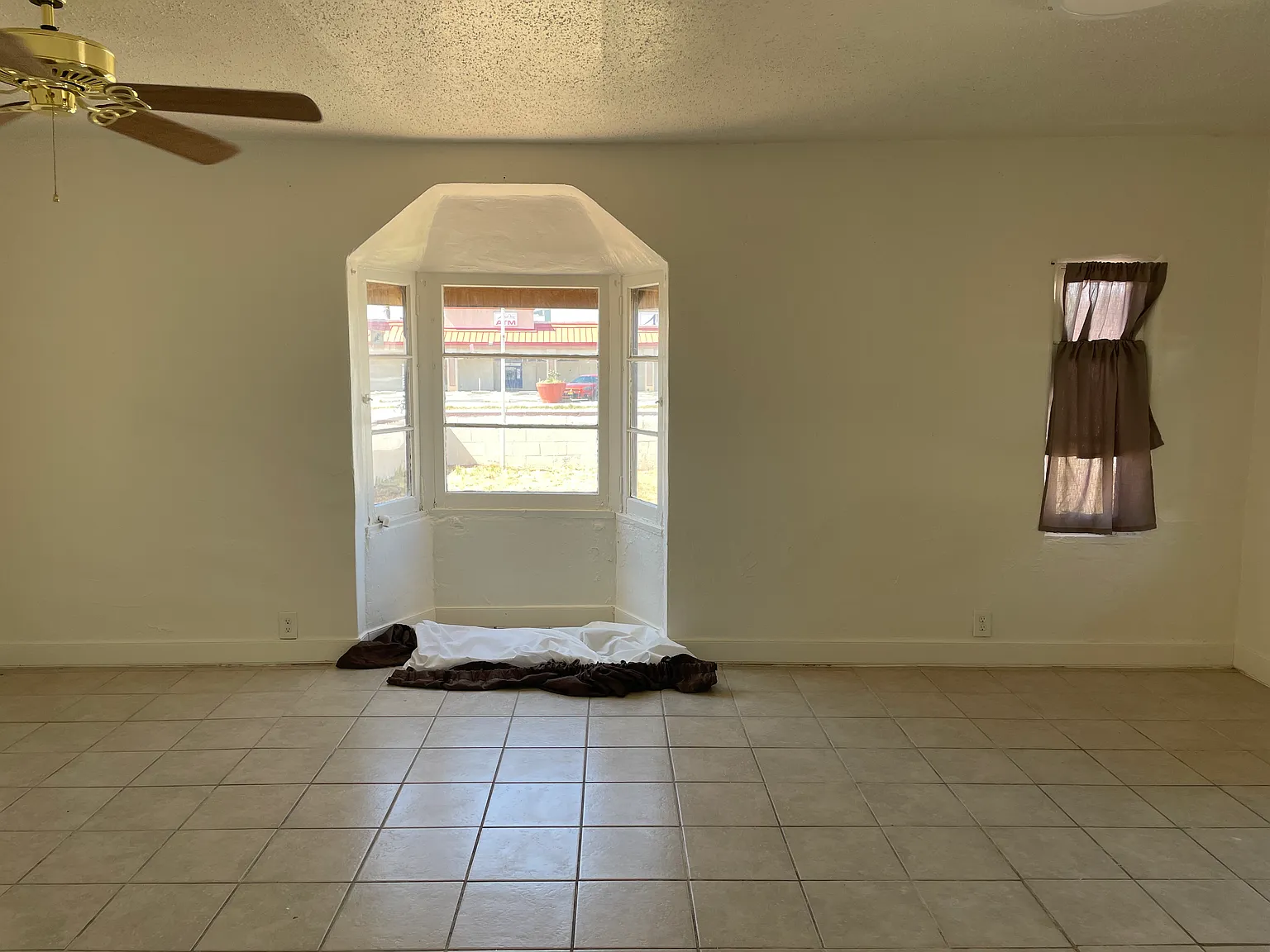 2 bed, 880 sqft, $1,200 — Photo 4