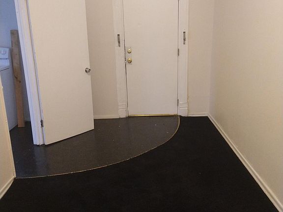 3rd image of 8610 Broadway Ave Floor 1