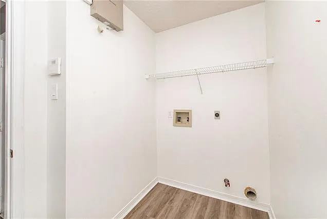 119 Larchwood Dr — Photo 18