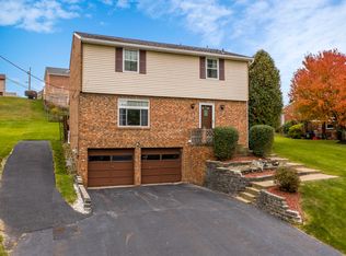 4 Brookcrest Dr, Cecil, PA 15321