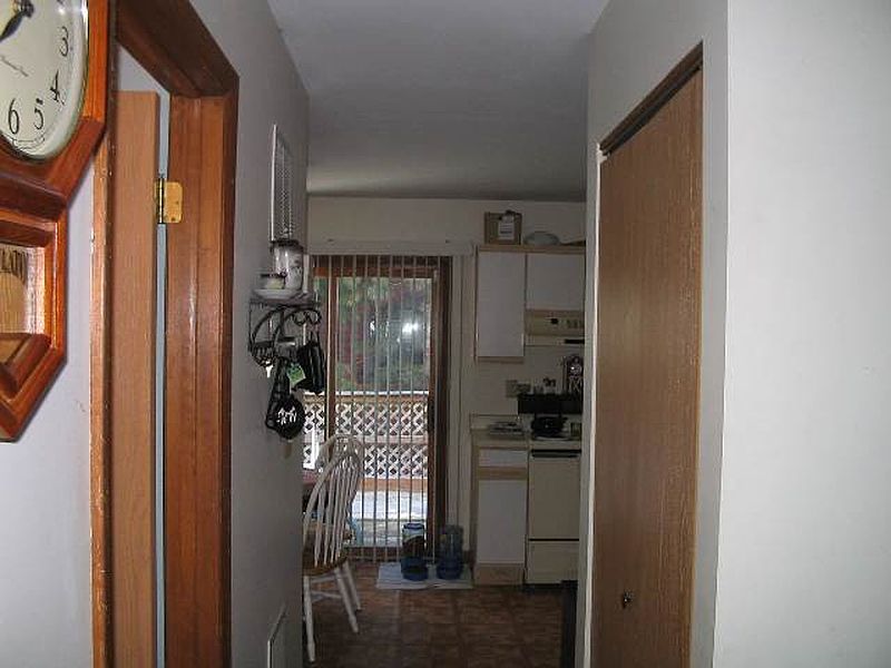 4th image of 25 WARSAW Avenue
