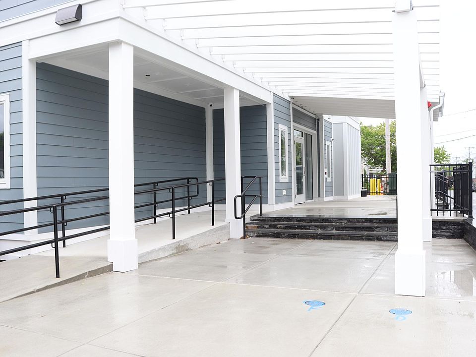 1st image of 118 Old Colony Ave #2