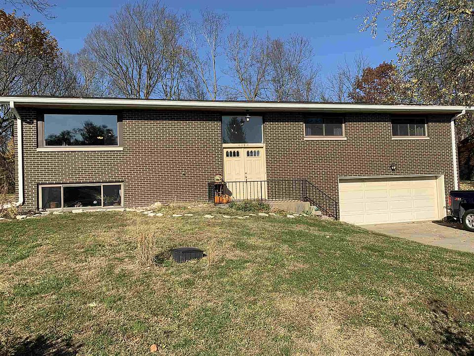 1st image of 4484 Douglas Dr