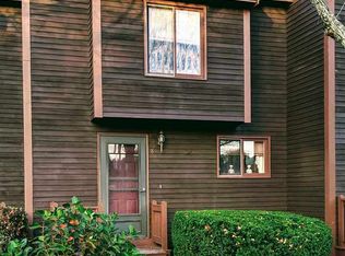 8 Thornhill Rd, Stratham, NH 03885