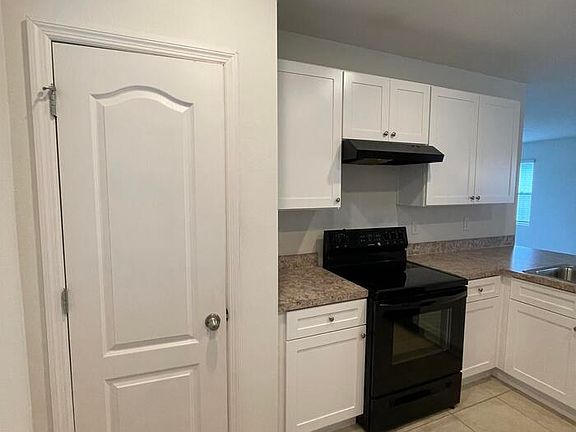 5th image of 567 Armoyan Way