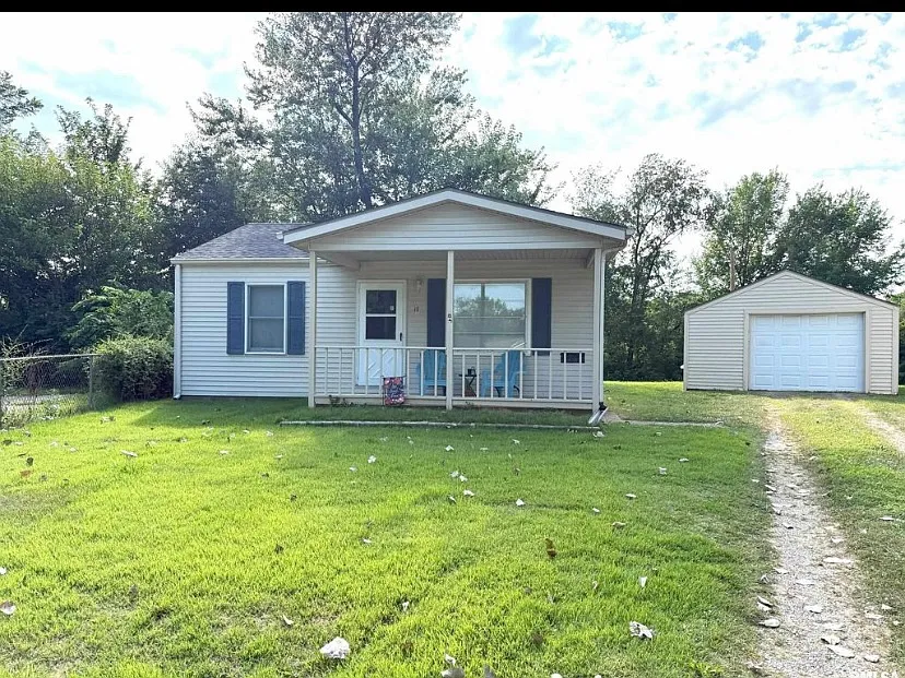 17 Lilac Ln