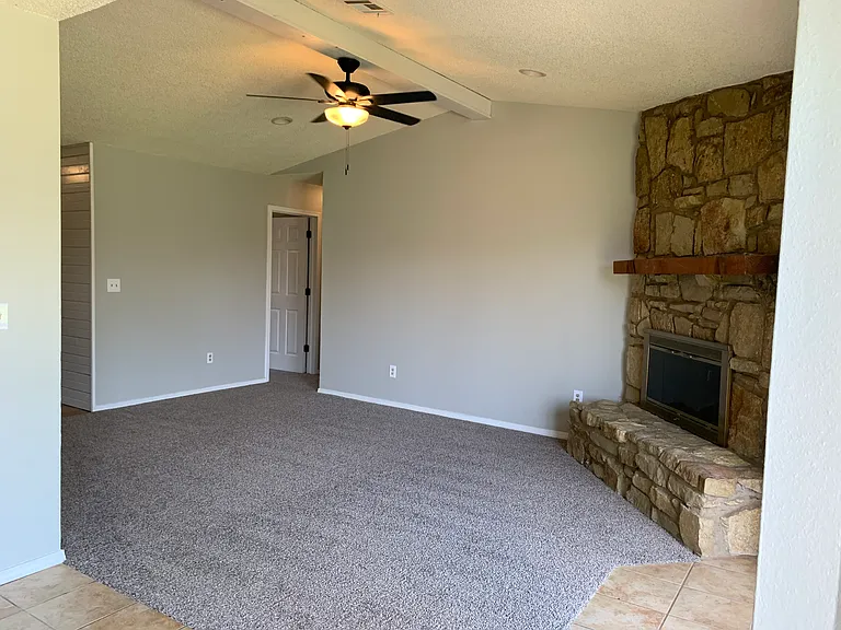 1501 W Montgomery St — Photo 3