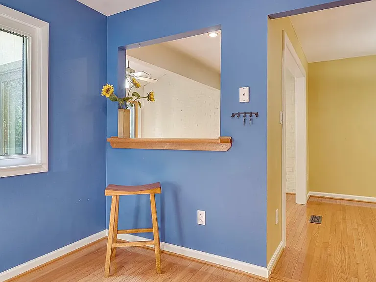 2210 Glencourse Ln — Photo 10