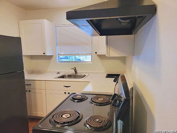 5th image of 622 Bexar Dr