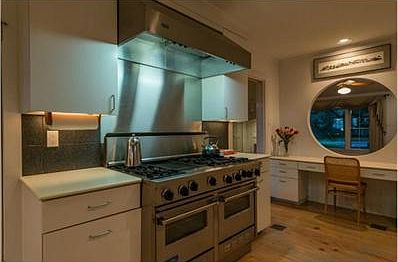 6-burner Viking range