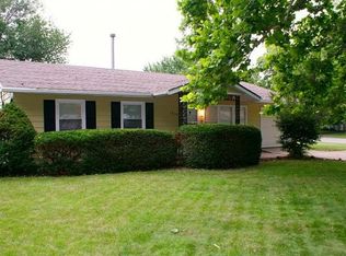 1714 Crescent Dr, Champaign, IL 61821