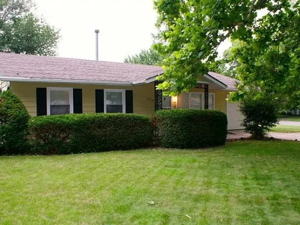 1714 Crescent Dr, Champaign, IL 61821