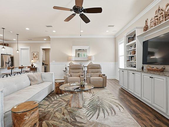 5th image of 295 Medley St