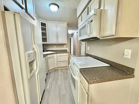 5th image of 9345 Chisholm Rd APT J1