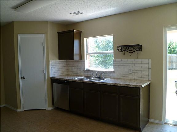 3rd image of 2117 Breanna Way