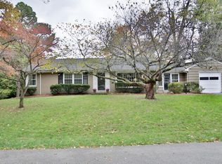 300 Chelsea Rd, Windy Hills, KY 40207