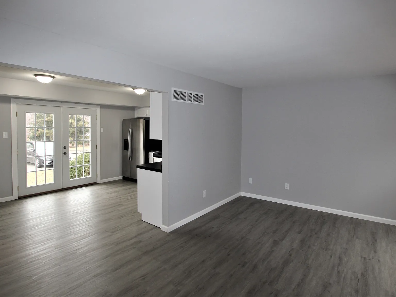 2 bed, 1.5 bath, 1040 sqft, $1,600 — Photo 4