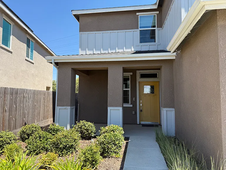 2415 Explorador Dr — Photo 1