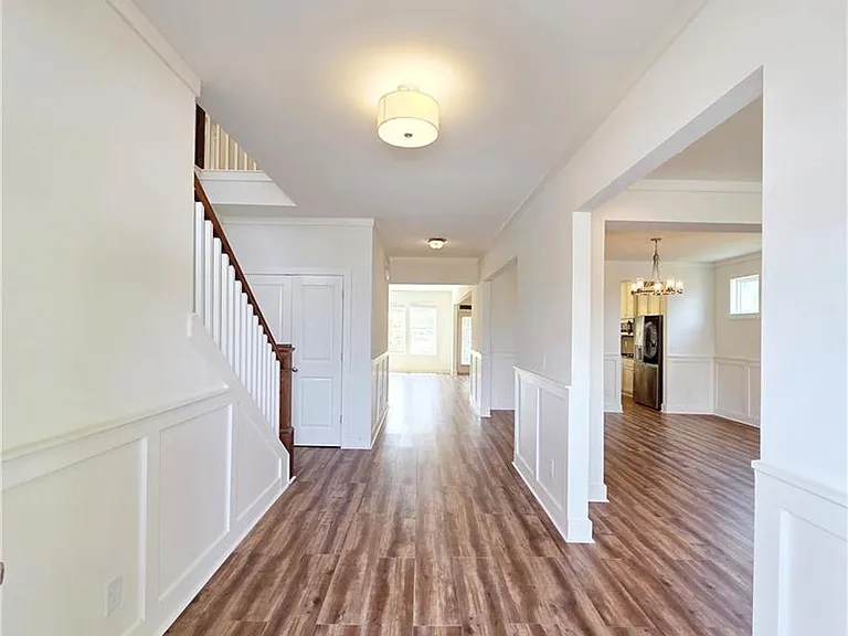 1170 Bar Harbor Pl — Photo 2