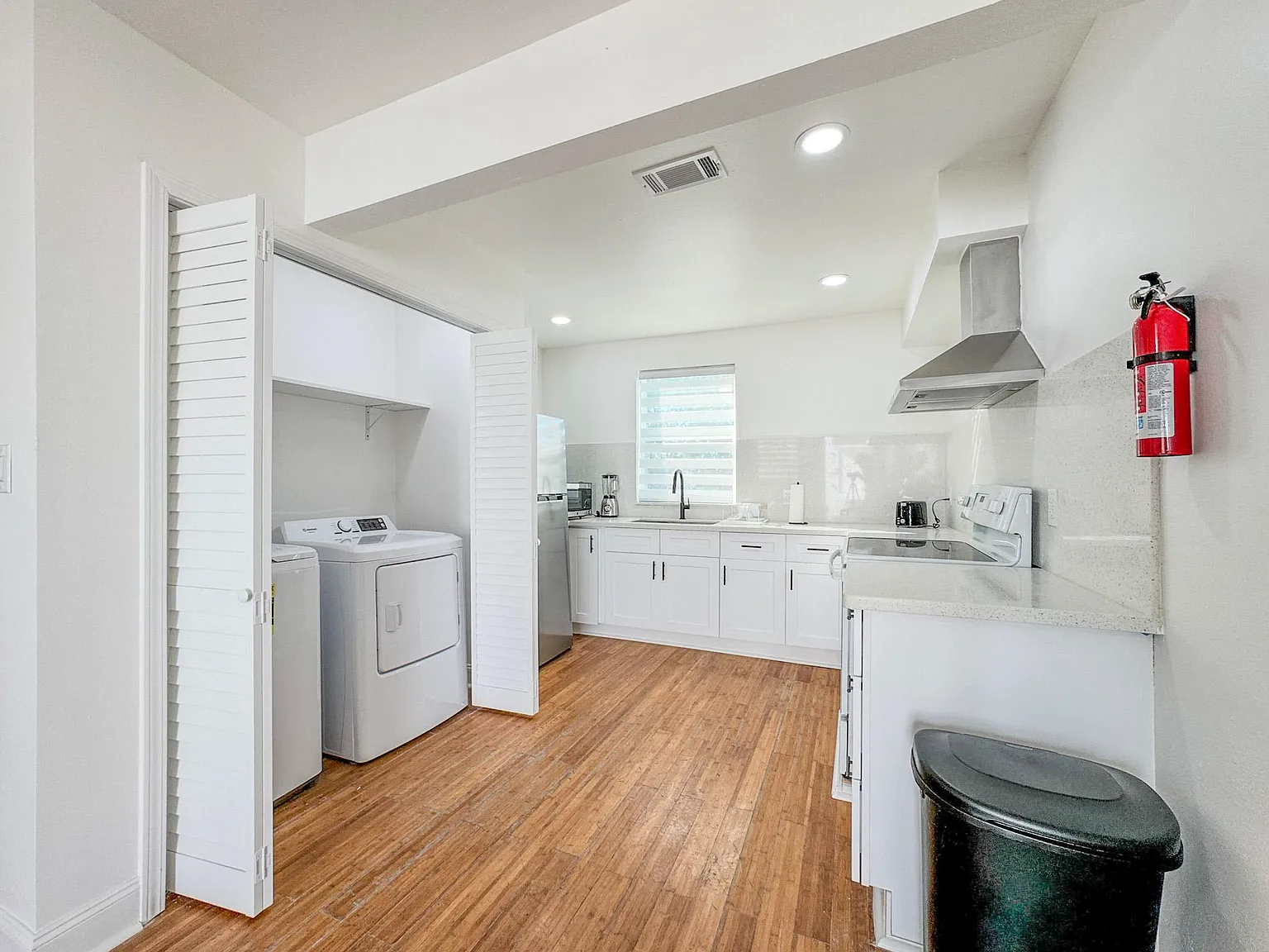 4 bed, 6.0 bath, $866 — Photo 4
