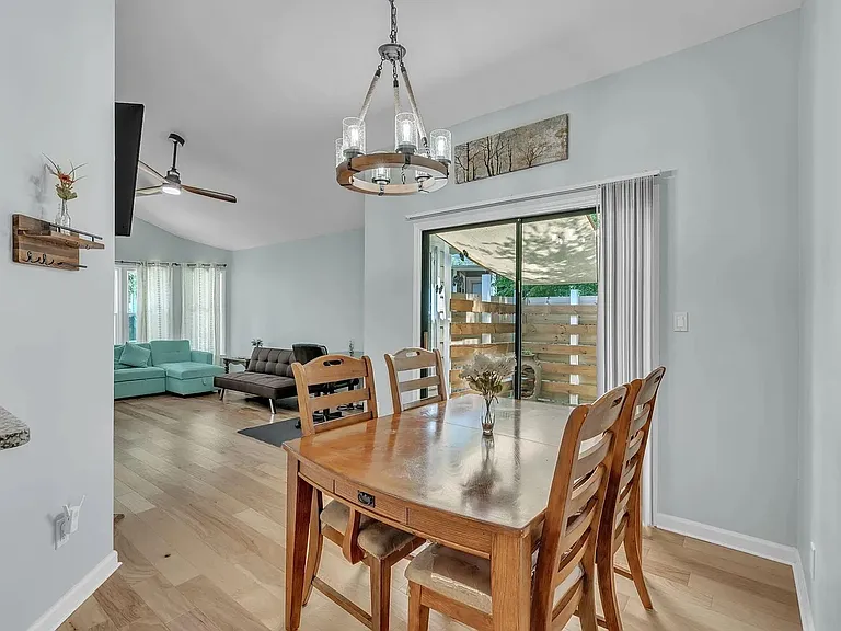 105 Tall Rock Ct — Photo 16