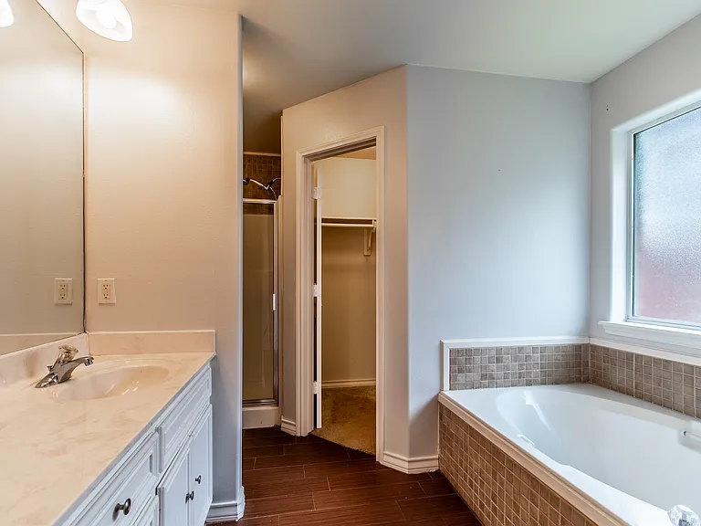 7013 Madiera Dr — Photo 32