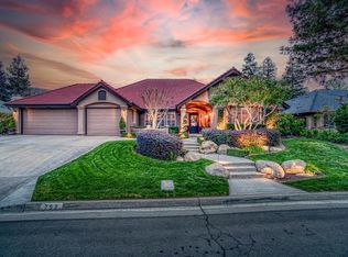 752 E Lawnbrook Dr, Fresno, CA 93720