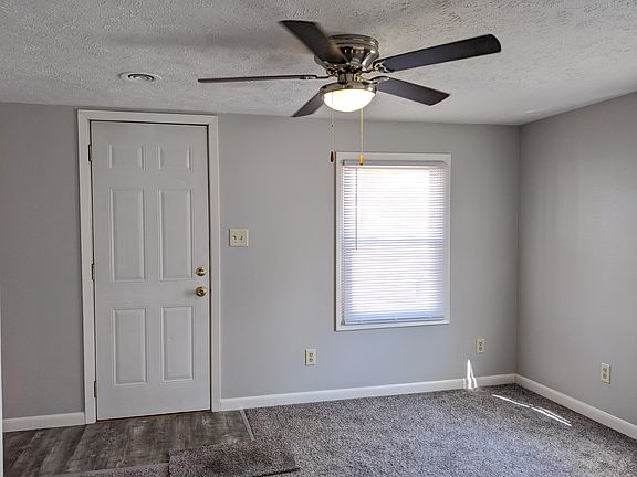 5th image of 929 Evans Ave