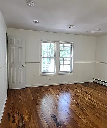 4th image of 643 E 223rd St Floor 2